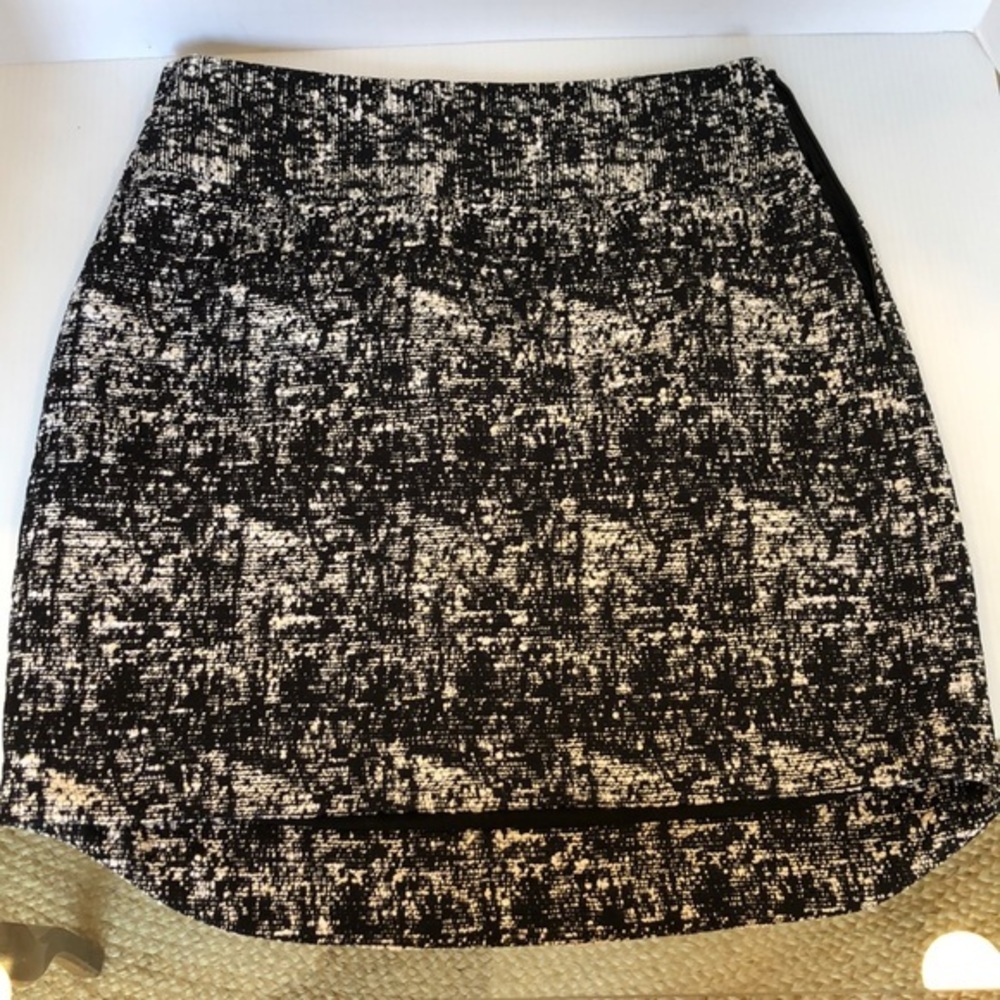Banana Republic Black White Skirt Size 2